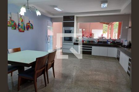 Casa para alugar com 5 quartos, 720m² em Quintas Coloniais, Contagem