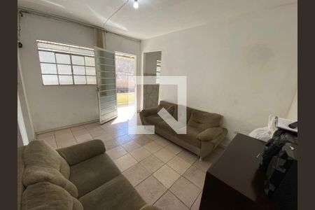 Casa à venda com 6 quartos, 165m² em Novo Riacho, Contagem