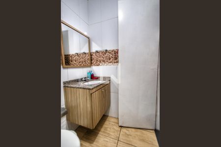 Casa à venda com 147m², 3 quartos e 1 vaga Casa à venda com 147m², 3 quartos e 1 vagaBanheiro