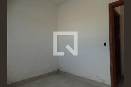 Casa à venda com 2 quartos, 90m² em Nacional, Contagem