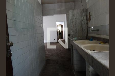Casa à venda com 7 quartos, 300m² em Vila Universal, Betim
