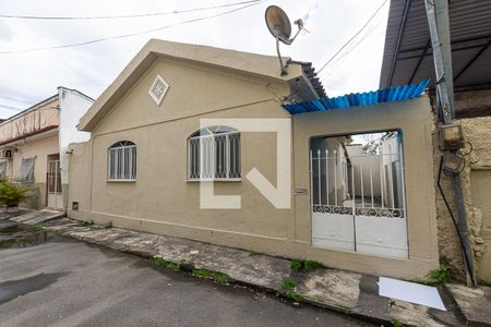 Casa à venda com 100m², 3 quartos e sem vaga Casa à venda com 100m², 3 quartos e sem vagaFachada