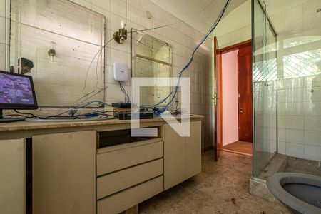 Suíte 1 - Banheiro de casa à venda com 3 quartos, 700m² em Pinheiros, São Paulo