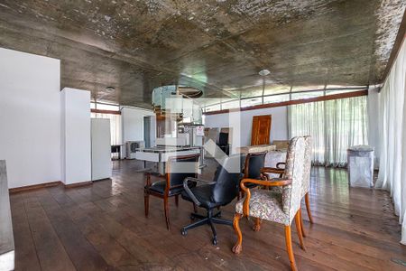 Sala de casa à venda com 3 quartos, 700m² em Pinheiros, São Paulo