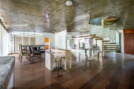 Sala de casa à venda com 3 quartos, 700m² em Pinheiros, São Paulo