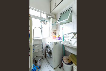 Apartamento para alugar com 65m², 3 quartos e 1 vagaÁrea de Serviço