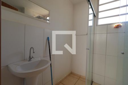 Apartamento para alugar com 47m², 2 quartos e 2 vagasBanheiro 