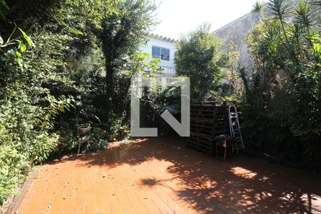 Casa à venda com 229m², 3 quartos e 3 vagasQuintal