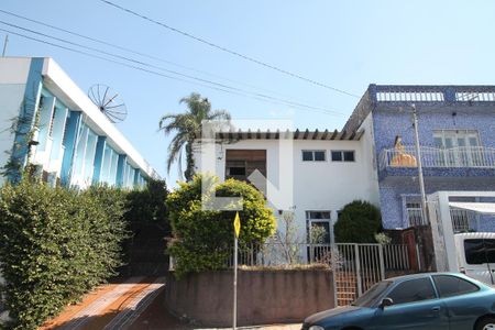 Casa à venda com 229m², 3 quartos e 3 vagasFachada