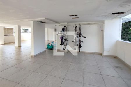 Apartamento à venda com 120m², 2 quartos e 1 vaga Apartamento à venda com 120m², 2 quartos e 1 vagaÁrea Comum - Bicicletario