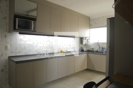 Apartamento à venda com 140m², 4 quartos e 2 vagasCozinha
