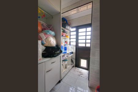 Apartamento à venda com 145m², 3 quartos e 2 vagas Apartamento à venda com 145m², 3 quartos e 2 vagasÁrea de Serviço