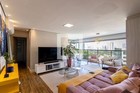 Sala de apartamento à venda com 2 quartos, 95m² em Vila Olímpia, São Paulo