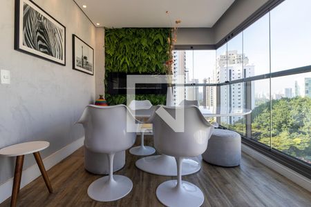 Sala de apartamento à venda com 2 quartos, 95m² em Vila Olímpia, São Paulo