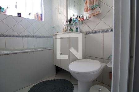 Casa à venda com 120m², 3 quartos e 2 vagasBanheiro da suíte