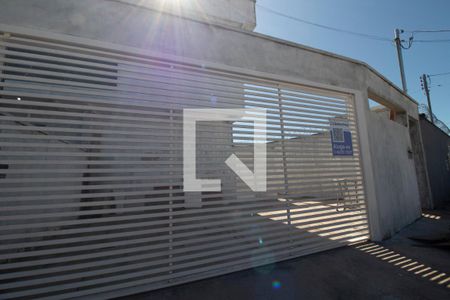 Plaquinha de apartamento para alugar com 2 quartos, 70m² em Residencial Paulo Estrela, Goiânia