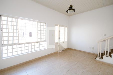 Sala de casa para alugar com 3 quartos, 125m² em Jardim Santa Cruz, Taubaté