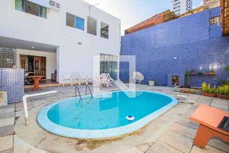 Detalhe da piscina de casa para alugar com 5 quartos, 320m² em Casa Amarela, Recife
