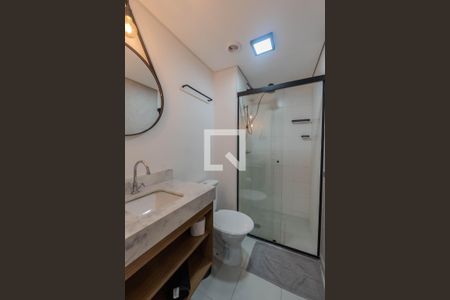 Banheiro de kitnet/studio para alugar com 1 quarto, 27m² em Bela Vista, São Paulo