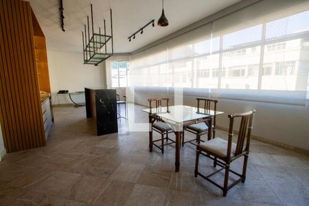 Sala e adega  de apartamento à venda com 5 quartos, 330m² em Copacabana, Rio de Janeiro