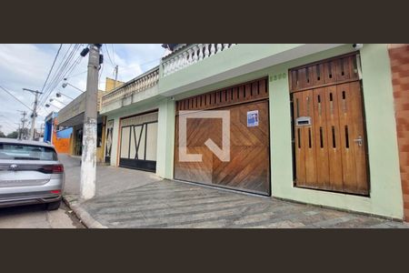 Casa à venda com 205m², 3 quartos e 2 vagasFachada