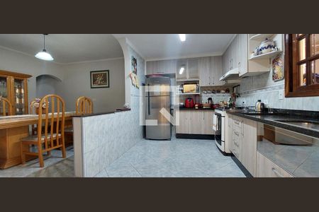 Casa à venda com 205m², 3 quartos e 2 vagasCozinha