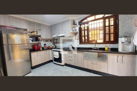 Casa à venda com 205m², 3 quartos e 2 vagasCozinha