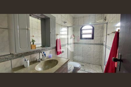 Casa à venda com 205m², 3 quartos e 2 vagasBanheiro 2