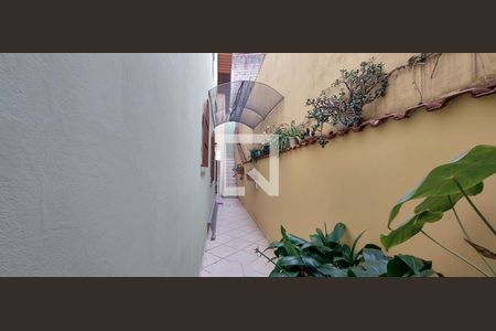 Casa à venda com 205m², 3 quartos e 2 vagasCorredor