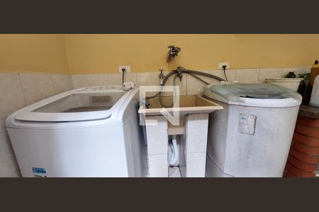 Casa à venda com 205m², 3 quartos e 2 vagasÁrea de Serviço
