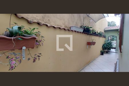 Casa à venda com 205m², 3 quartos e 2 vagasCorredor