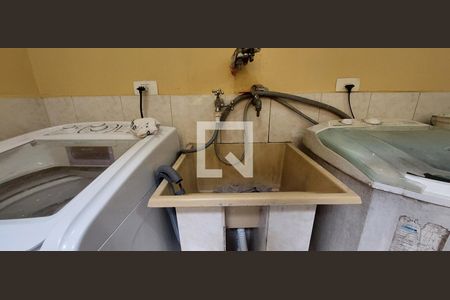 Casa à venda com 205m², 3 quartos e 2 vagasÁrea de Serviço
