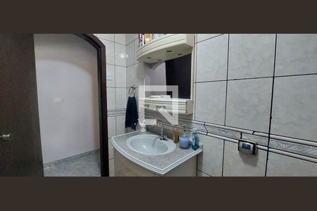 Casa à venda com 205m², 3 quartos e 2 vagasBanheiro 3