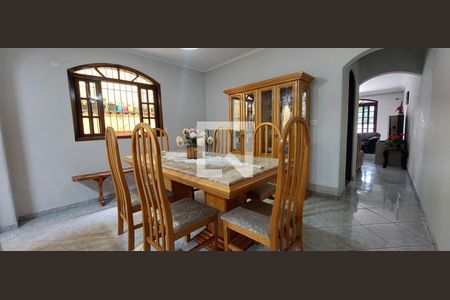 Casa à venda com 205m², 3 quartos e 2 vagasSala de jantar