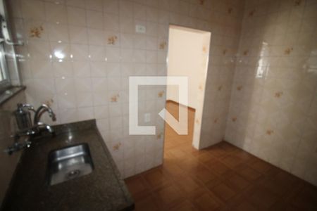 Cozinha de casa para alugar com 1 quarto, 65m² em Vila Diva (zona Leste), São Paulo
