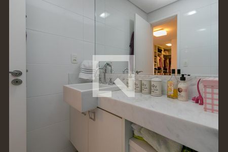 Apartamento à venda com 101m², 2 quartos e 2 vagas Apartamento à venda com 101m², 2 quartos e 2 vagasBanheiro da Suíte 1
