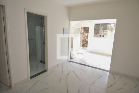 Sala de casa para alugar com 1 quarto, 60m² em Parque Centenario, Duque de Caxias