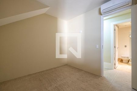 Apartamento à venda com 285m², 3 quartos e 4 vagas Apartamento à venda com 285m², 3 quartos e 4 vagasEscritório - Piso Inferior