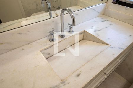 Apartamento à venda com 285m², 3 quartos e 4 vagas Apartamento à venda com 285m², 3 quartos e 4 vagasSuíte 3 - Banheiro