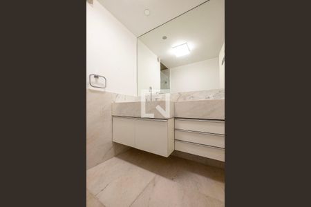 Apartamento à venda com 285m², 3 quartos e 4 vagas Apartamento à venda com 285m², 3 quartos e 4 vagasSuíte 2 - Banheiro