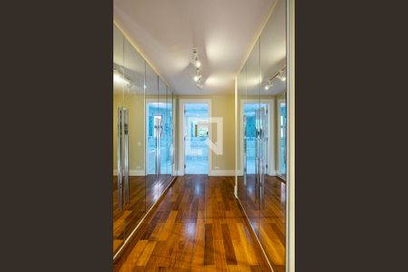 Apartamento à venda com 285m², 3 quartos e 4 vagas Apartamento à venda com 285m², 3 quartos e 4 vagasSuíte 1