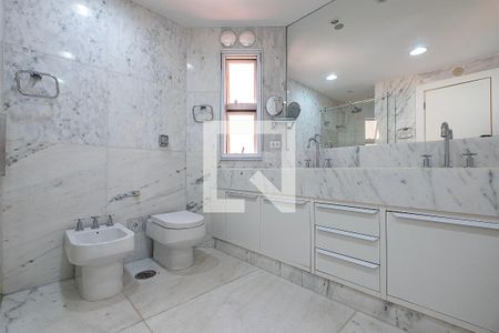 Apartamento à venda com 285m², 3 quartos e 4 vagas Apartamento à venda com 285m², 3 quartos e 4 vagasSuíte 1 - Banheiro