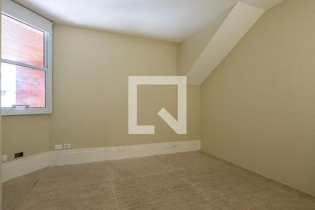 Apartamento à venda com 285m², 3 quartos e 4 vagas Apartamento à venda com 285m², 3 quartos e 4 vagasEscritório - Piso Inferior
