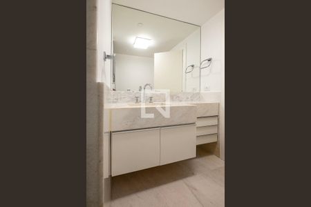 Apartamento à venda com 285m², 3 quartos e 4 vagas Apartamento à venda com 285m², 3 quartos e 4 vagasSuíte 2 - Banheiro