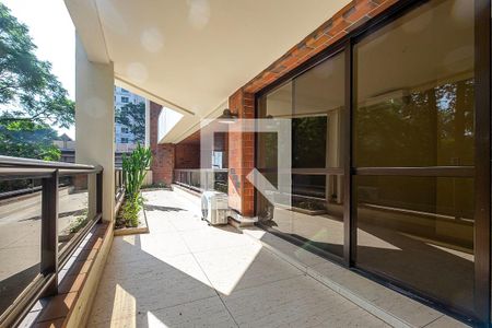 Apartamento à venda com 285m², 3 quartos e 4 vagas Apartamento à venda com 285m², 3 quartos e 4 vagasVaranda - Piso Inferior