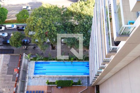 Studio à venda com 32m², 1 quarto e 1 vaga Studio à venda com 32m², 1 quarto e 1 vagaPiscina