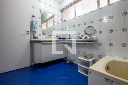 Apartamento à venda com 240m², 3 quartos e 1 vagaSuíte - Banheiro