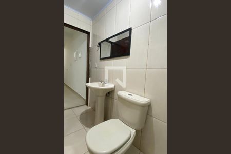 Banheiro 1 de casa para alugar com 2 quartos, 90m² em Jardim Julio, Barueri