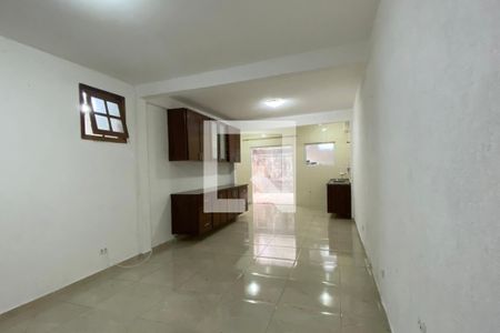 Sala de casa para alugar com 2 quartos, 90m² em Jardim Julio, Barueri
