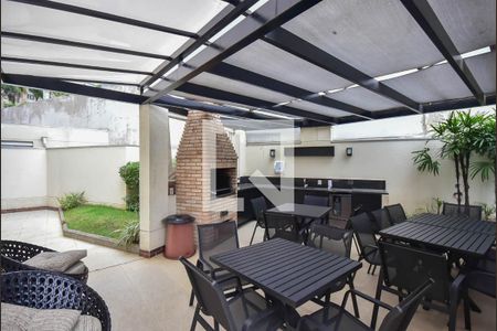 Apartamento para alugar com 103m², 2 quartos e 3 vagas Apartamento para alugar com 103m², 2 quartos e 3 vagasÁrea comum Churrasqueira